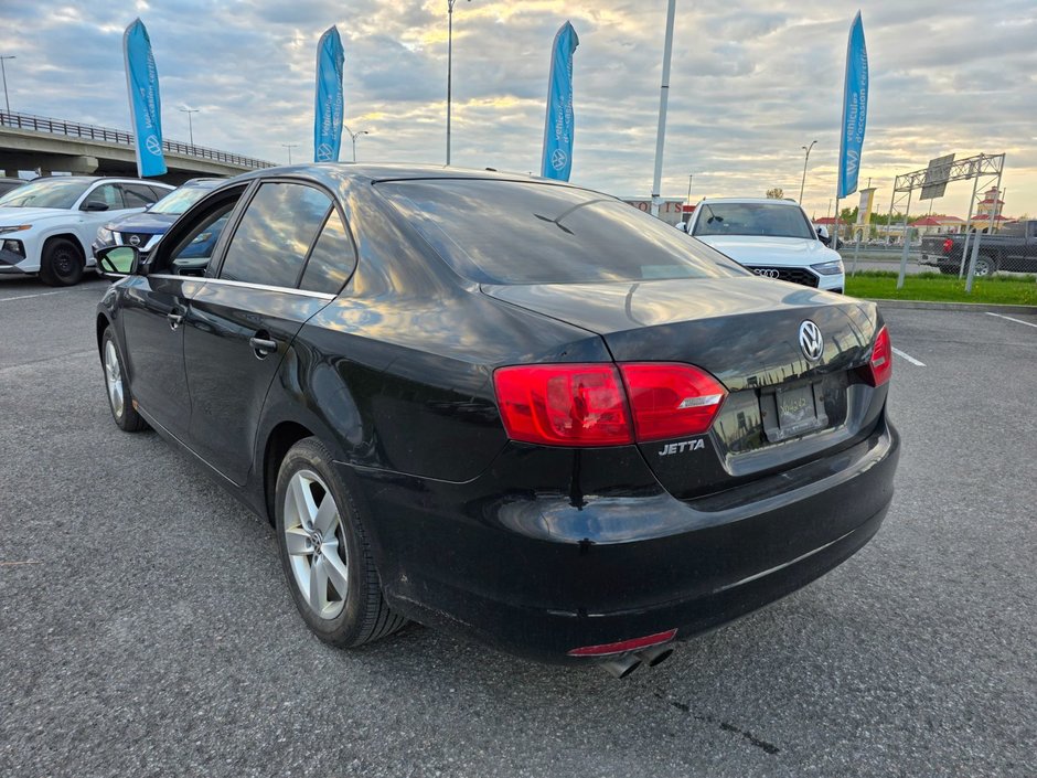 Volkswagen Jetta Sedan Comfortline 2014-2
