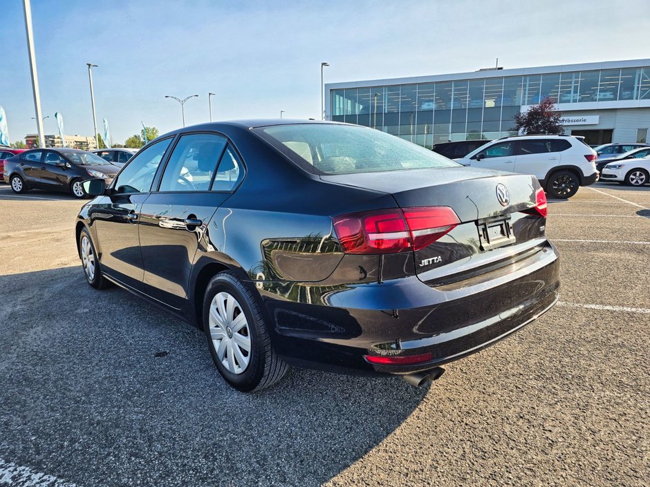 Volkswagen Jetta Sedan Trendline plus * Camera * 1.4 tsi * 2016-5