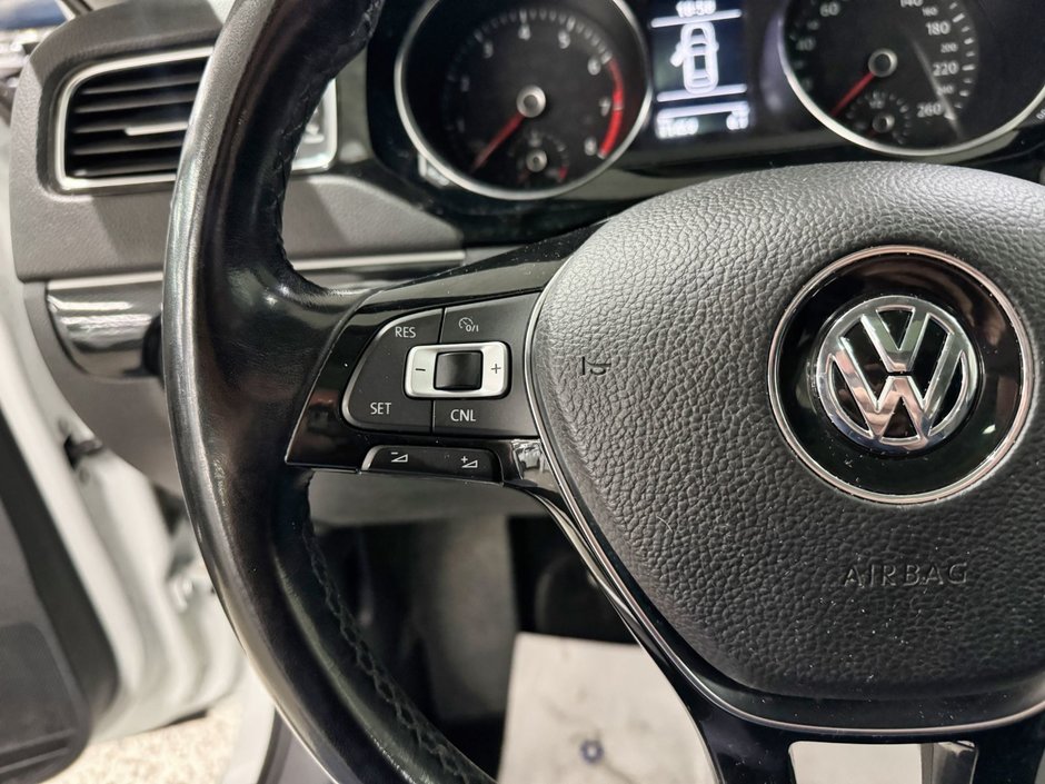 2017 Volkswagen Jetta Sedan Wolfsburg Edition * Toit * App connect * Led *-9