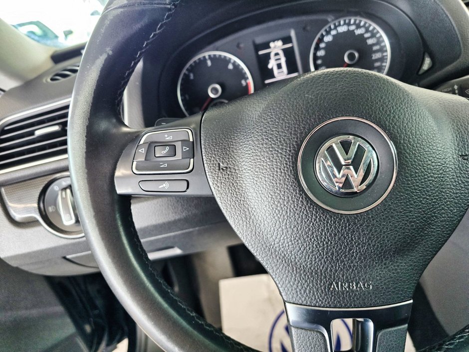Volkswagen Passat Comfortline* Toit * Cuir * Push button * Camera * 2014-9