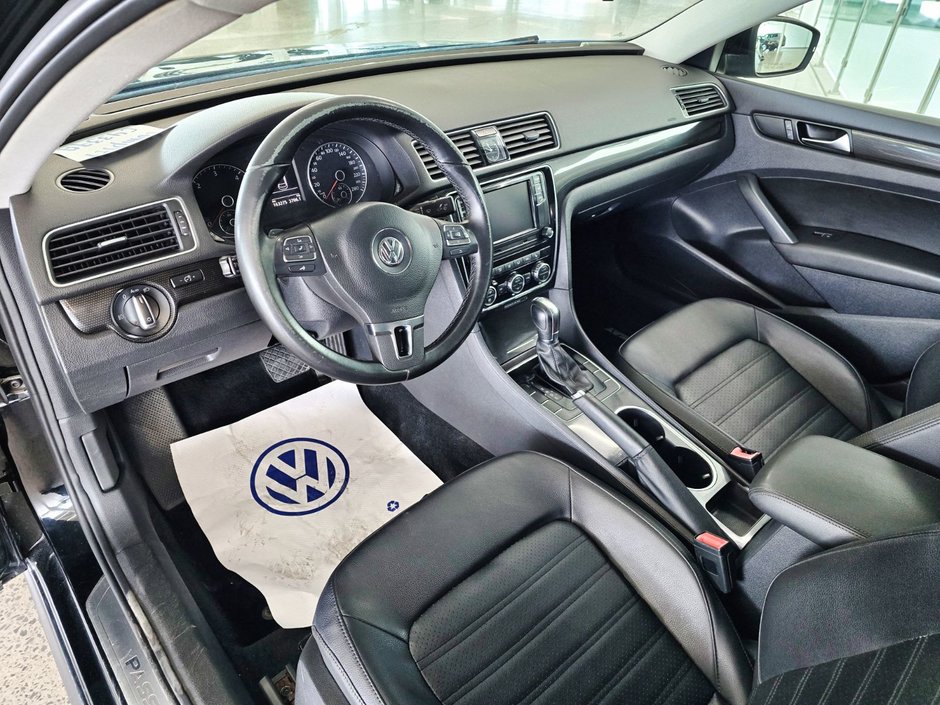 Volkswagen Passat Comfortline* Toit * Cuir * Push button * Camera * 2014-7