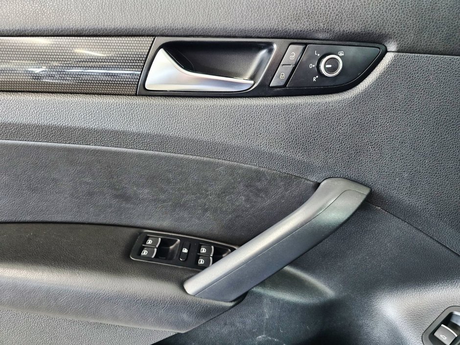 Volkswagen Passat Comfortline* Toit * Cuir * Push button * Camera * 2014-14