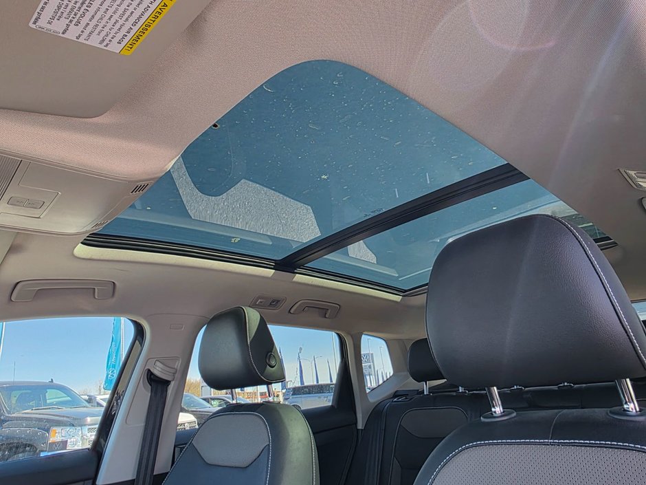 Volkswagen Taos Highline 2022-21