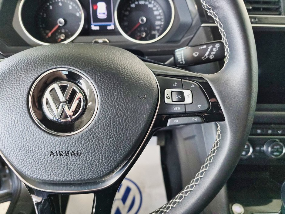 2021 Volkswagen Tiguan Comfortline * Cuir * Toit Panoramique * Blindspot-11