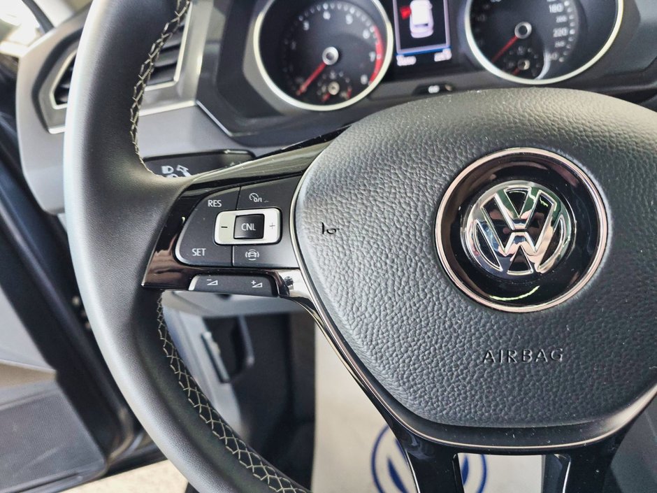 2021 Volkswagen Tiguan Comfortline * Cuir * Toit Panoramique * Blindspot-10