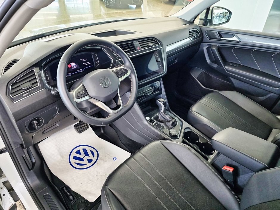 Volkswagen Tiguan Comfortline * Toit panoramique * Cuir * Awd 2023-8