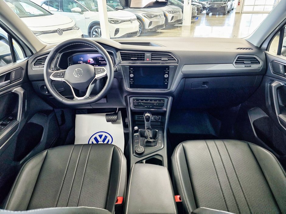 Volkswagen Tiguan Comfortline * Toit panoramique * Cuir * Awd 2023-9