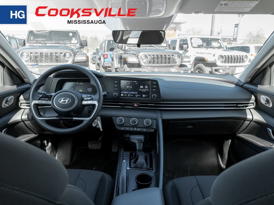 2024 Hyundai Elantra Essential-19