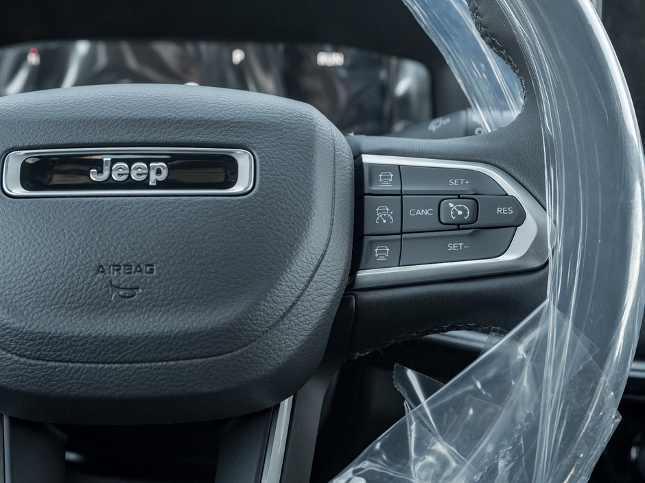 2024 Jeep Compass ALTITUDE-9