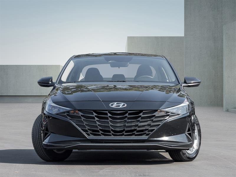 2022 Hyundai Elantra Sedan Essential-1