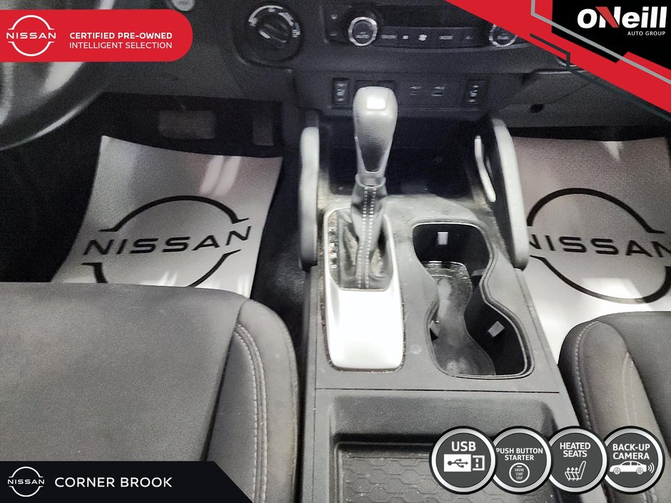 2022 Nissan Frontier SV-8