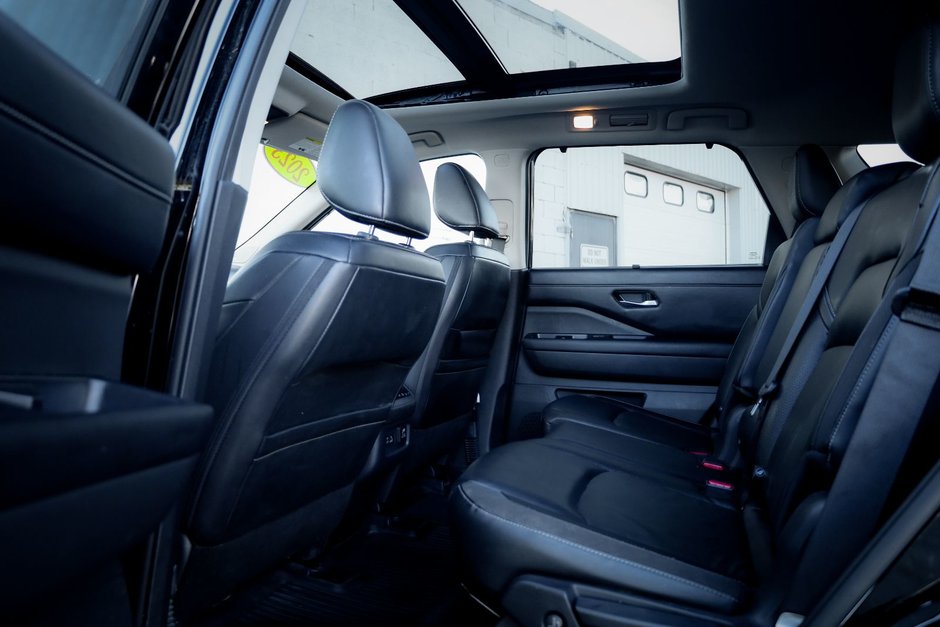 2023 Nissan Pathfinder SL-19