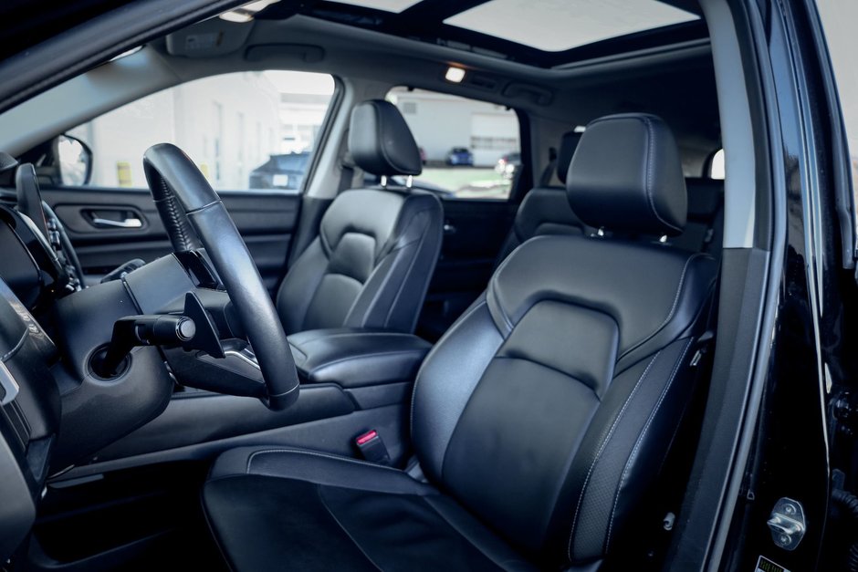 2023 Nissan Pathfinder SL-9