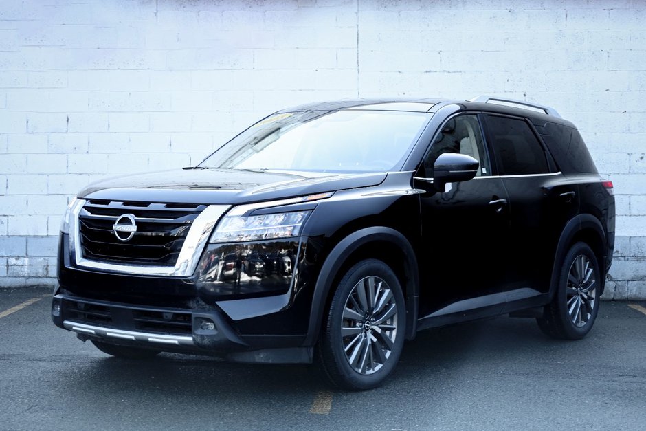 2023 Nissan Pathfinder SL-2