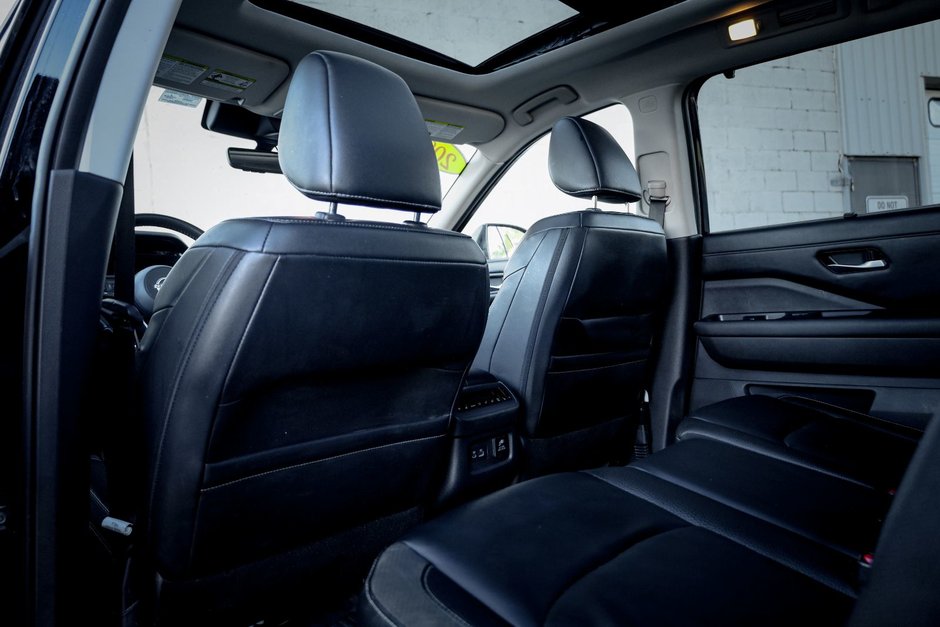 2023 Nissan Pathfinder SL-20