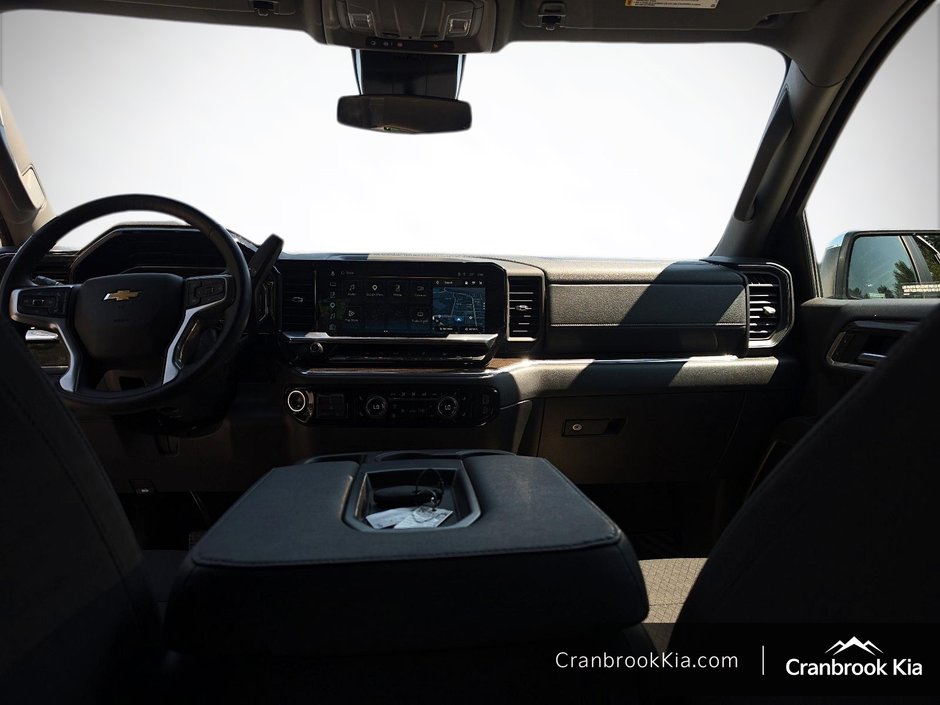 2025 Chevrolet Silverado 1500 LT-8