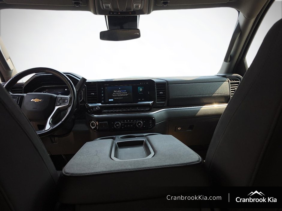 2025 Chevrolet Silverado 1500 LT-8