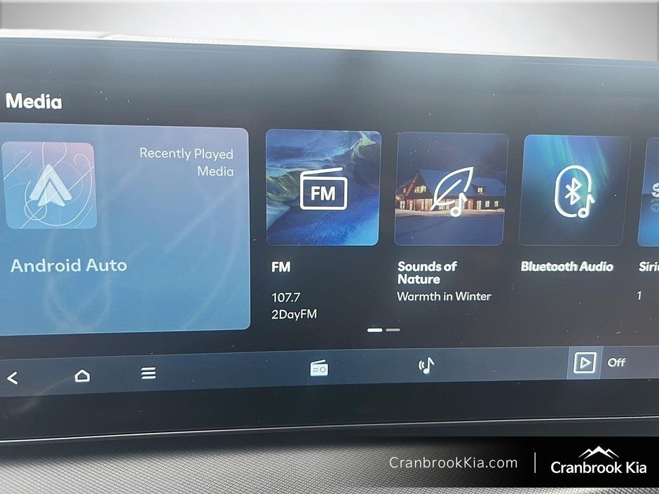 2025 Hyundai SANTA FE BASE-18