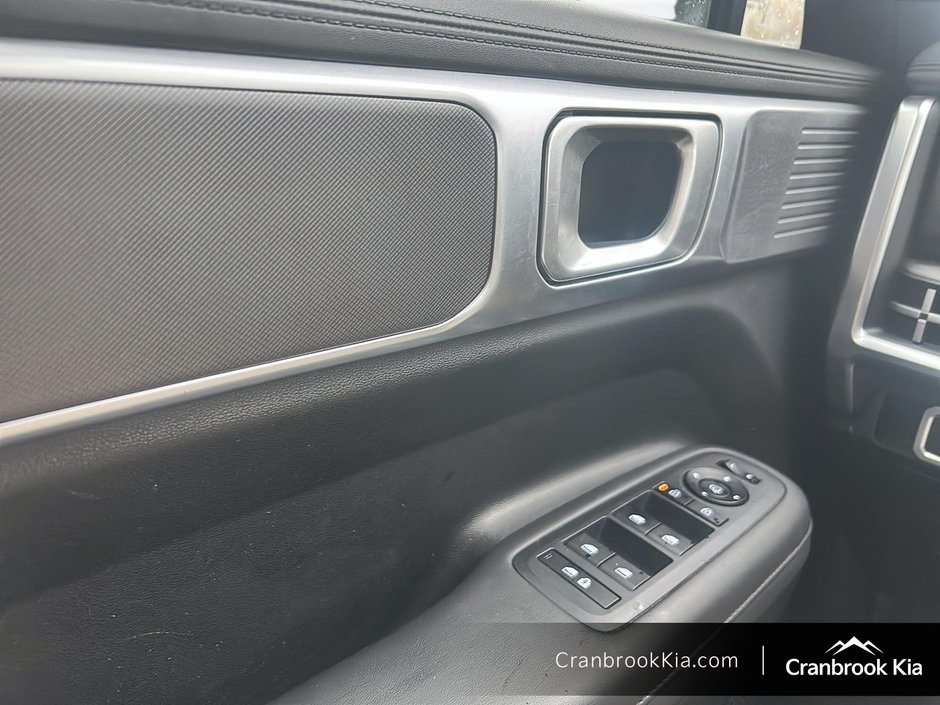 2025 Hyundai SANTA FE BASE-9