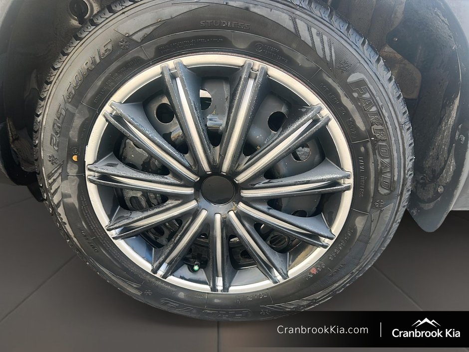 2023 Hyundai VENUE ULTIMATE BLACK-6