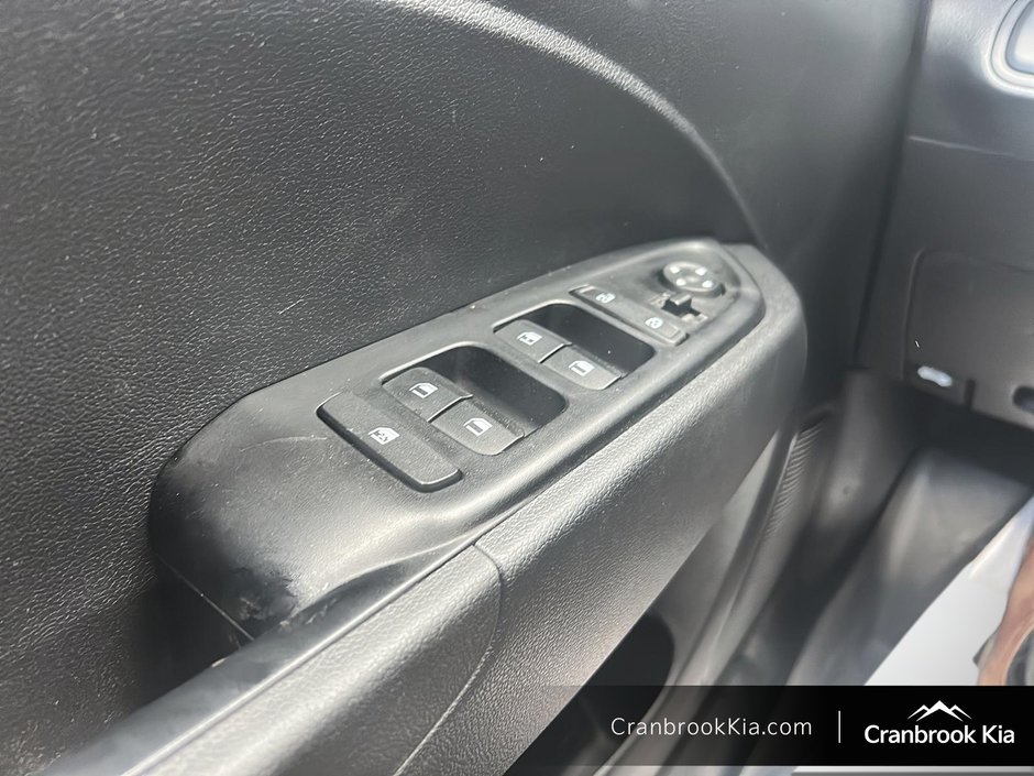 2023 Hyundai VENUE ULTIMATE BLACK-9