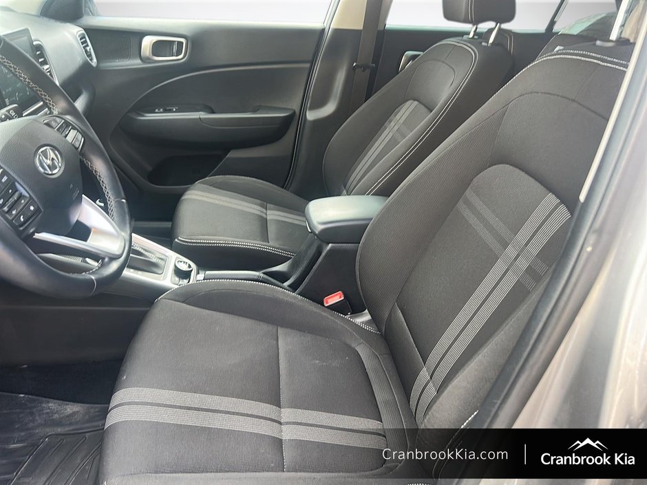 2023 Hyundai VENUE ULTIMATE BLACK-7