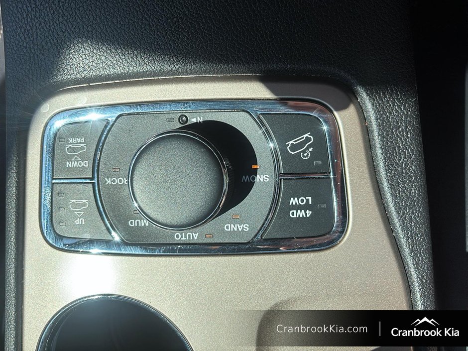 2015 Jeep Grand Cherokee OVERLAND-15