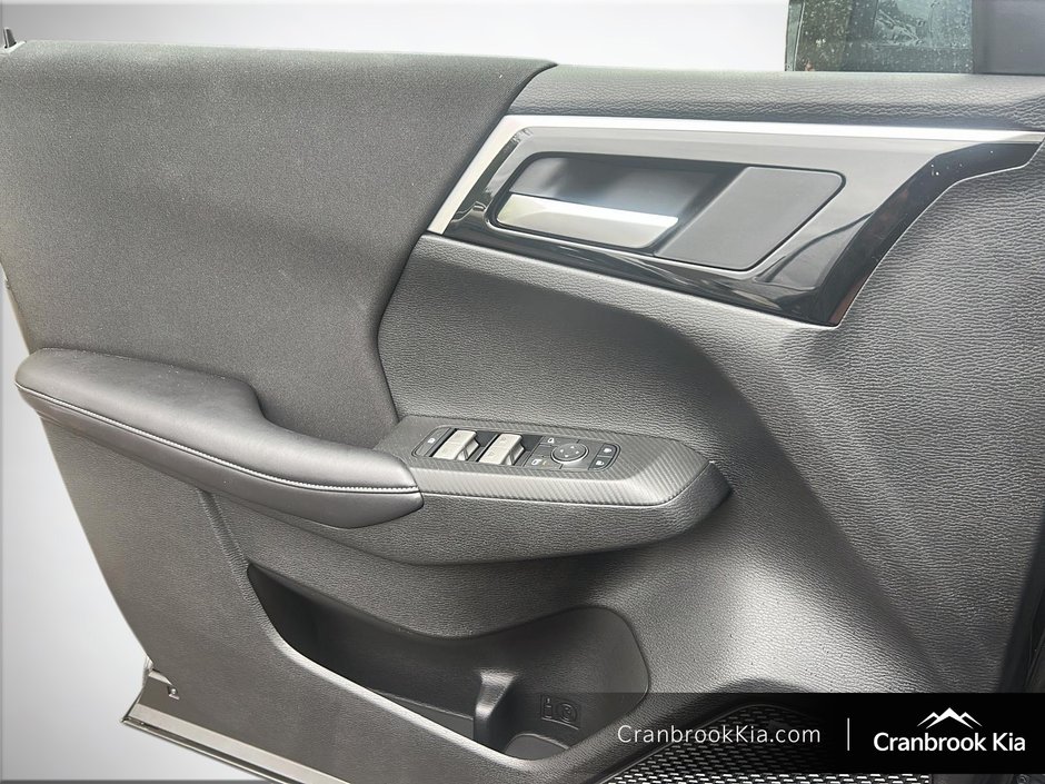 2025 Mitsubishi OUTLANDER ES-10