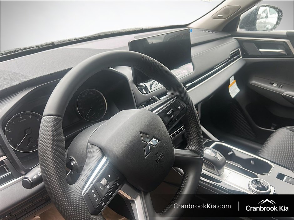 2025 Mitsubishi OUTLANDER ES-9