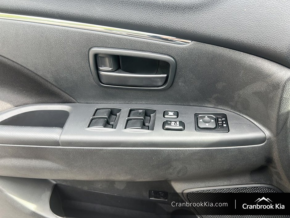 2025 Mitsubishi RVR ES-9