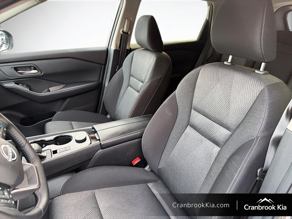 2025 Nissan ROGUE SV MOONROOF-8