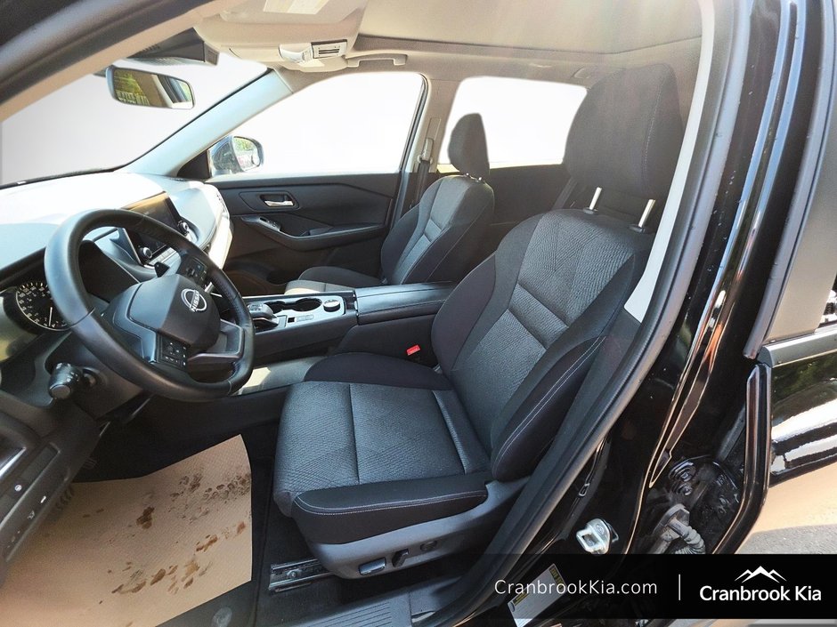 2025 Nissan Rogue SV-8