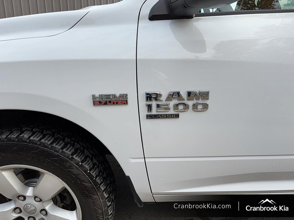 2022 Ram 1500 Classic SLT-11