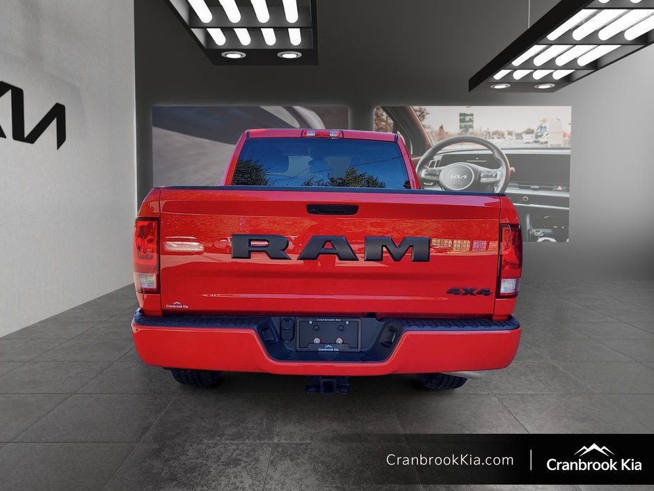 2023 Ram 1500 Classic EXPRESS-2