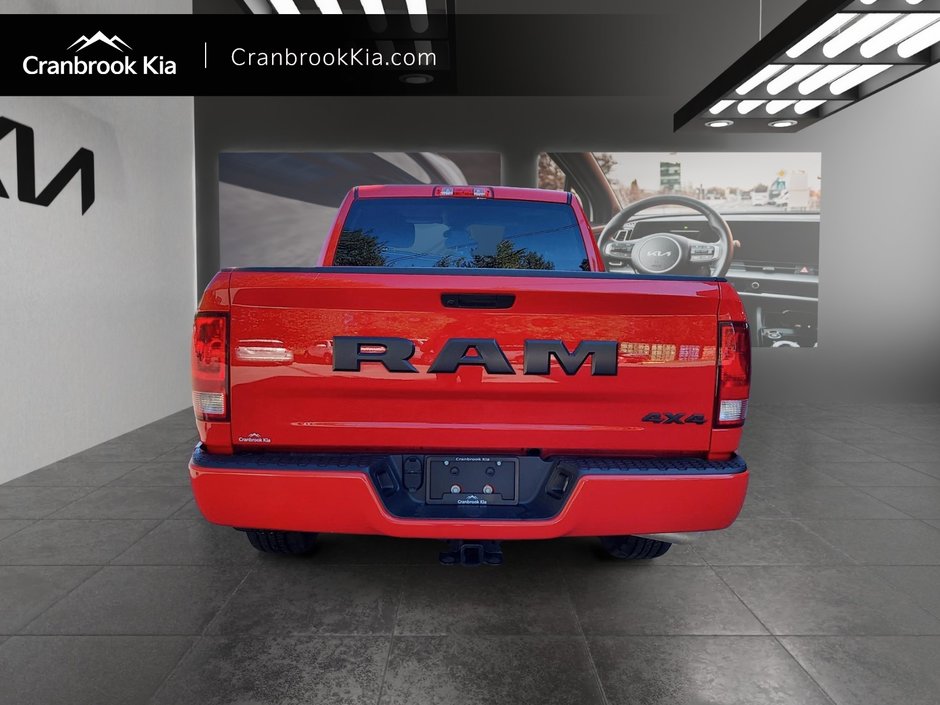 2023 Ram 1500 Classic EXPRESS-2