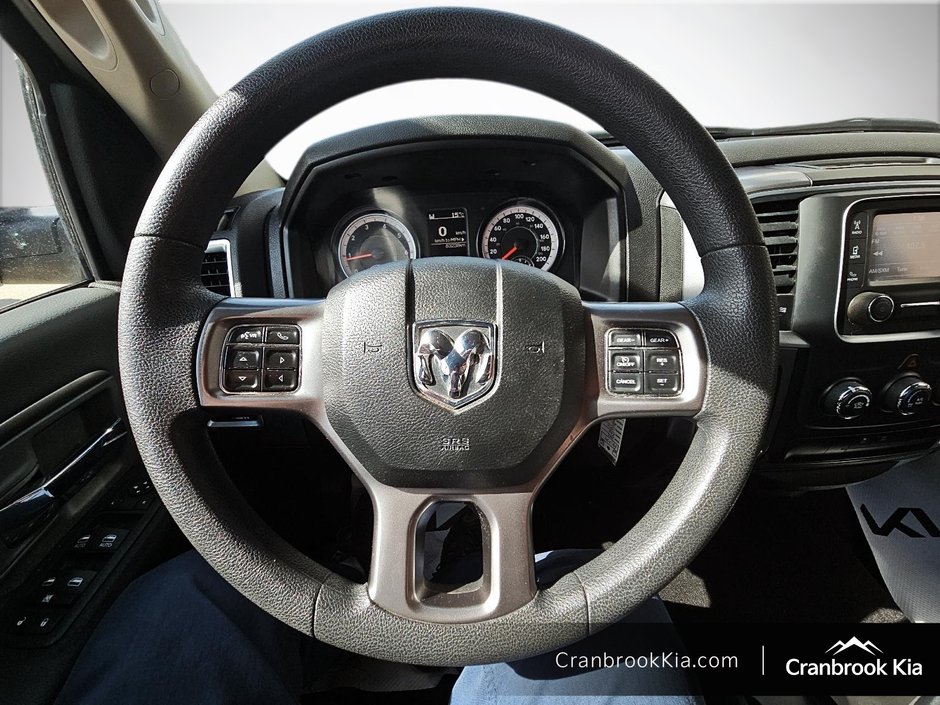 2023 Ram 1500 CLASSIC SLT-11