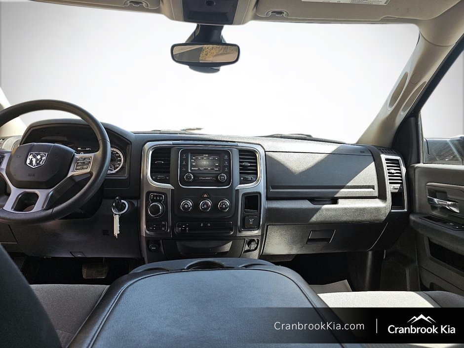 2023 Ram 1500 CLASSIC SLT-9