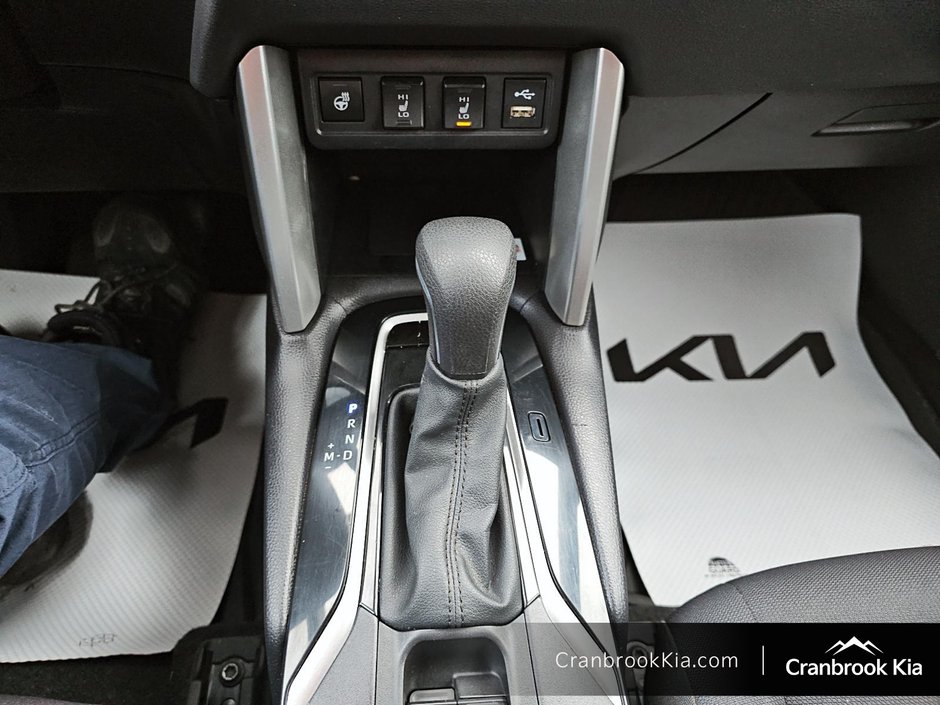 2022 Toyota COROLLA CROSS BASE-14