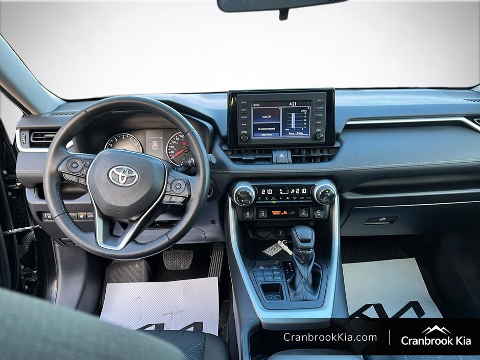 2022 Toyota RAV4 XLE-8