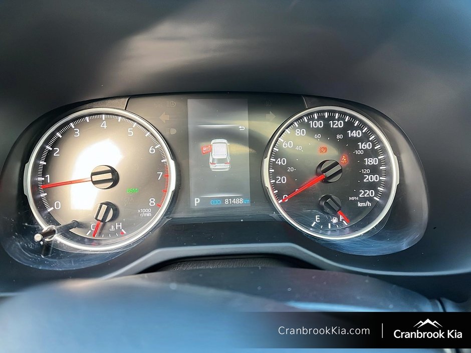 2022 Toyota RAV4 XLE-12