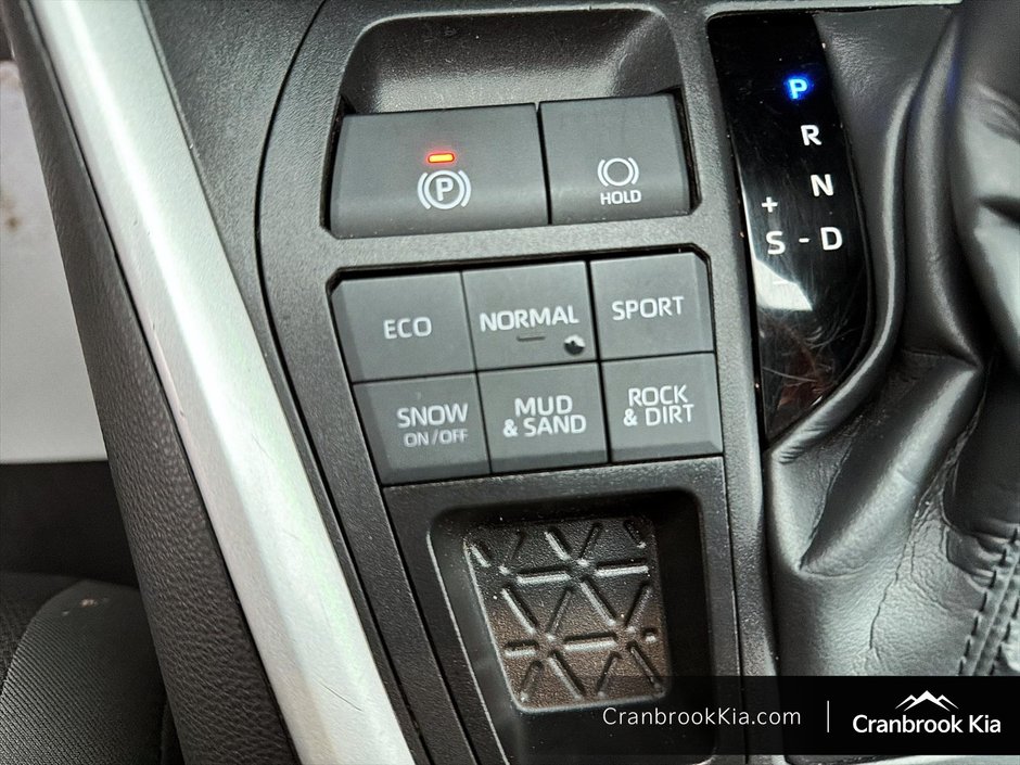 2024 Toyota RAV4 LE-13