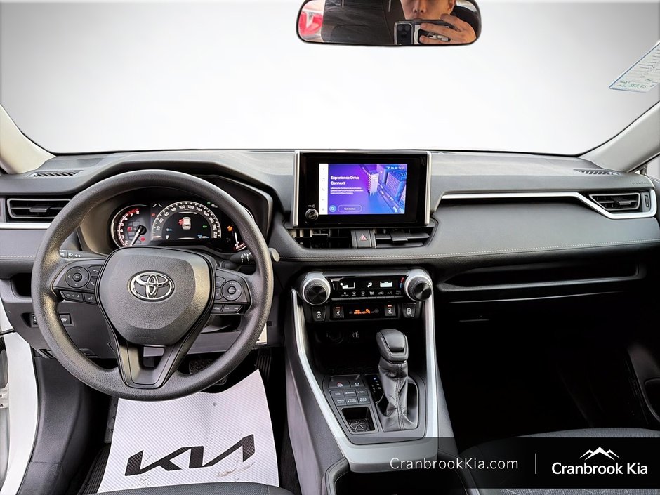 2025 Toyota RAV4 LE-9