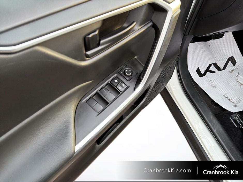 2025 Toyota RAV4 LE-10