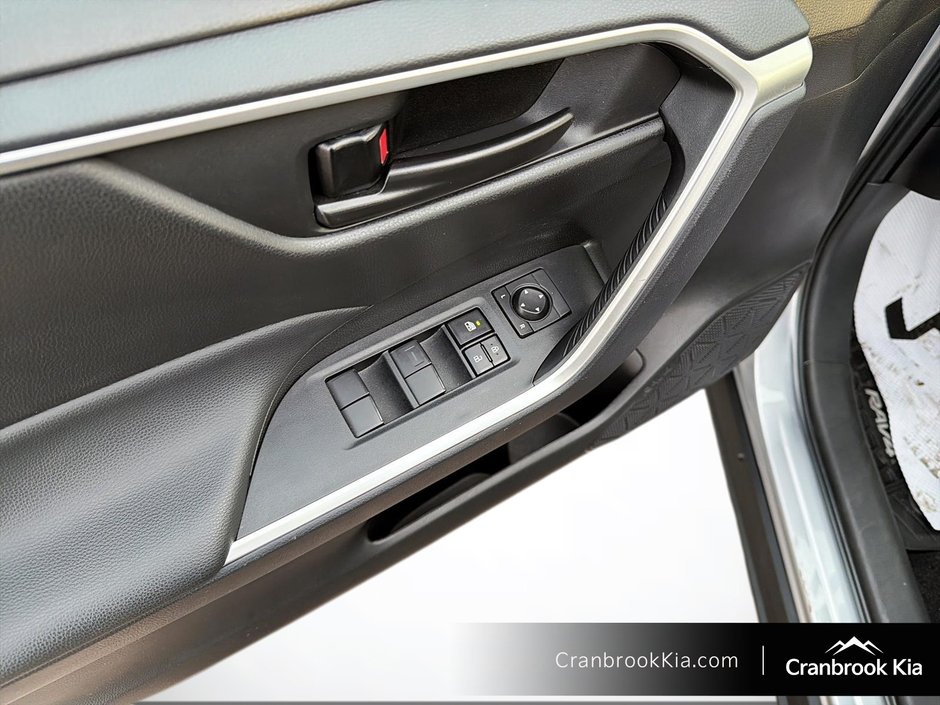 2025 Toyota RAV4 LE-10