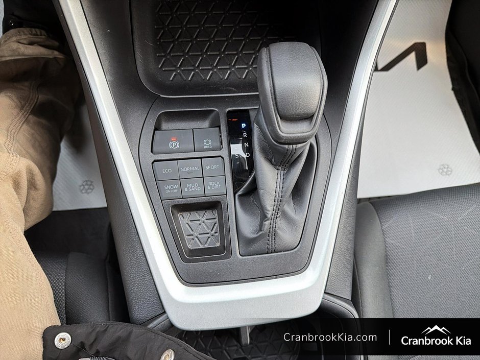 2025 Toyota RAV4 LE-14