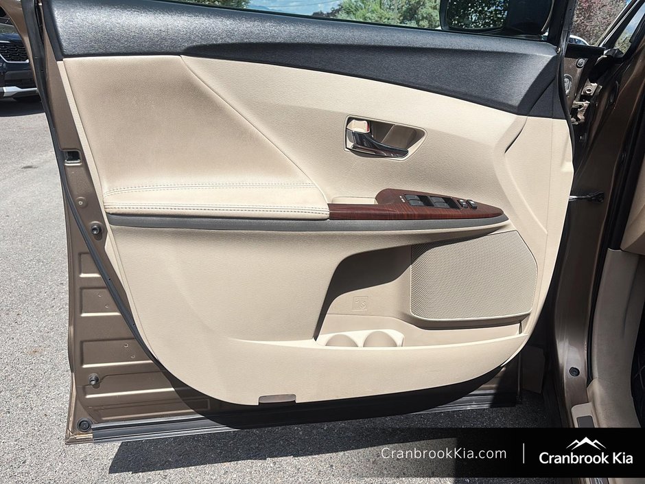 2010 Toyota Venza BASE-10
