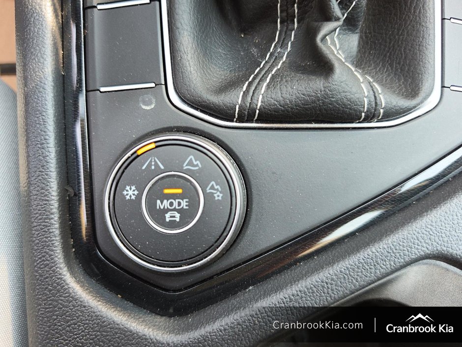 2025 Volkswagen Taos Trendline-15