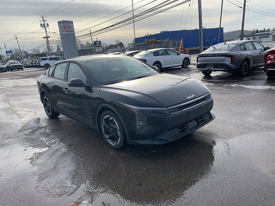 Kia K4 EX | Cam | HtdWheel | USB | Warranty to 2031 2026 à Hebbville, Nouvelle-Écosse