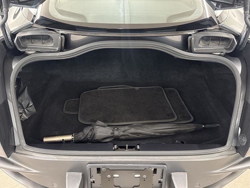 2017 Aston Martin DB11 Coupe-15