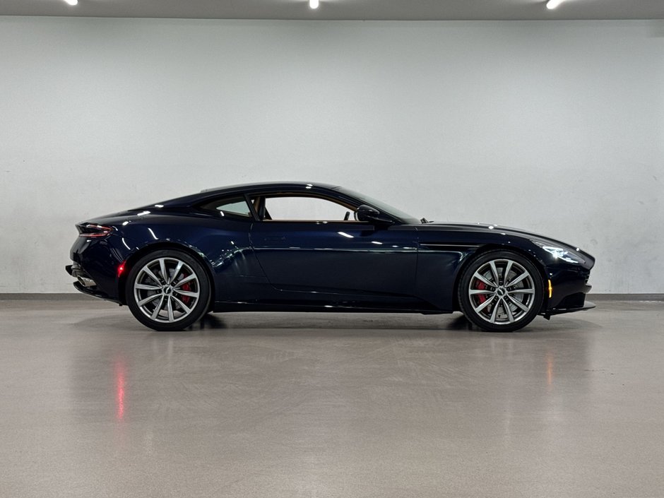 2018 Aston Martin DB11 V12 Coupe-10